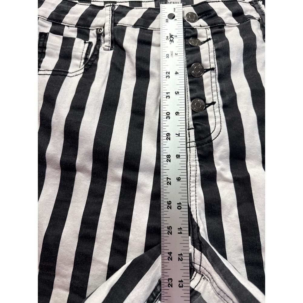 Hot Topic HT Denim Ultra Hi-Rise Striped Button Front Shorts Black White Size 13 - Picture 8 of 10